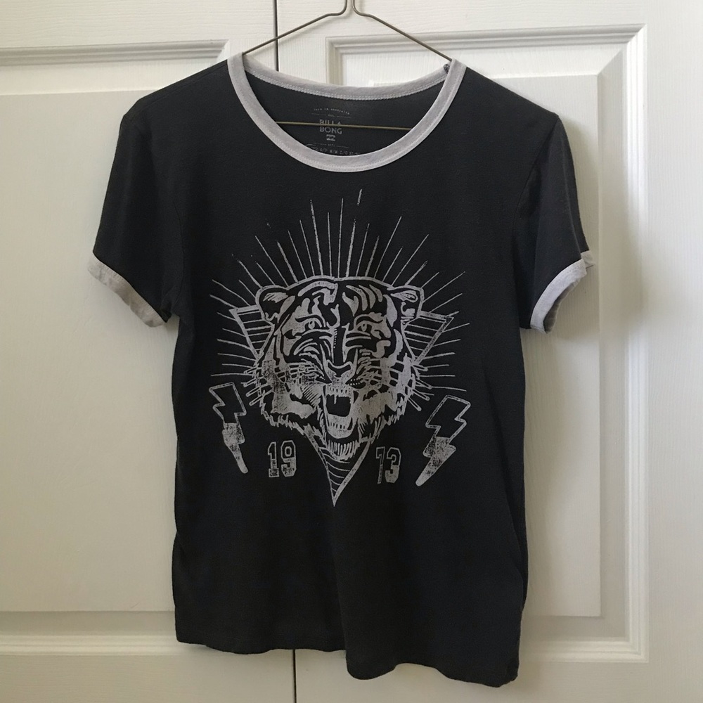 Billabong graphic tee